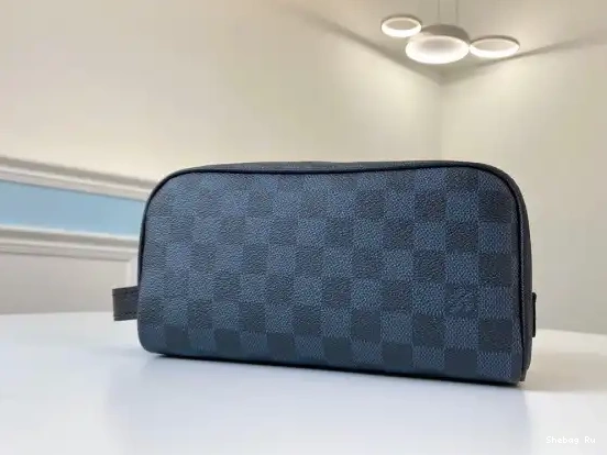 POUCH LOUIS VUITTON TOILETRY 0617